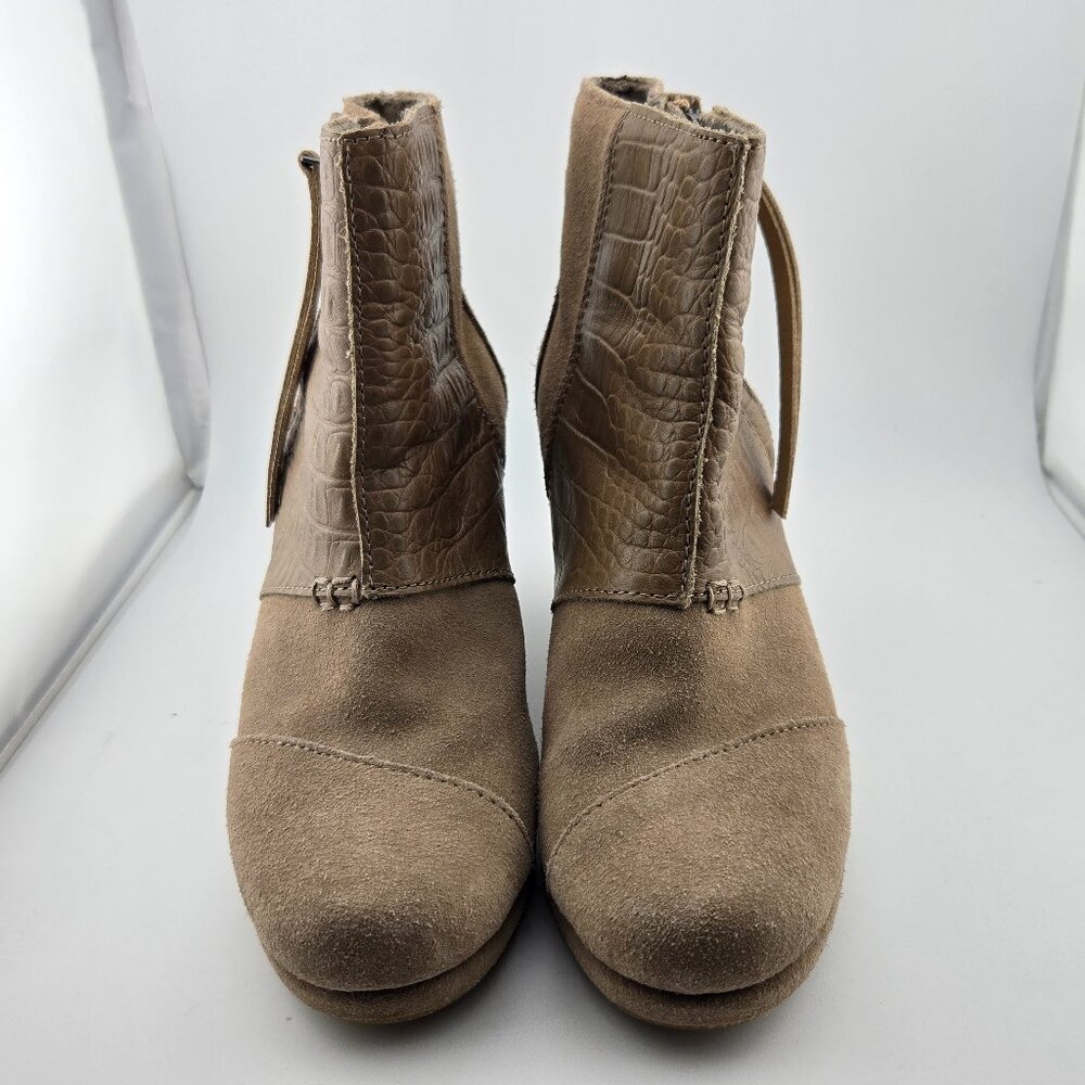 TOMS Desert Wedge Booties Women’s 6 Taupe Suede Croc Embossed Ankle Boots